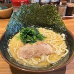 壱角家 - ラーメン(硬め,濃い目,多め)