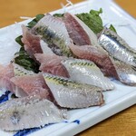 山孝食堂 - いわし生さし 750円