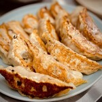 餃子と瓶 - 【焼き】肉汁餃子５個490円