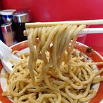 ラーメン タロー 五反田の陣 - 小ラーメン豚入り1,050円（野菜マシマシ、あげ辛、削り節）