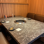 北新地焼肉 きらく - 店内