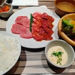 韓の台所 - 3種盛りランチ