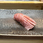 すし匠 - 鮪中トロのにぎり