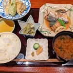 うおへん - 季節の煮魚御膳