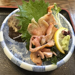 Iwashi Bune - 赤貝の造り