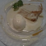 カナル - パンプディングとバニラアイスクリーム