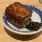 Tenjin Namba Shotto - お通しの鰻の棒鮨