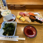 Miyo zushi - 竹　　お寿司、茶碗蒸し、海藻サラダ、味噌汁