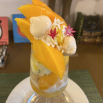 Cafe T - 宮崎マンゴーのパフェ