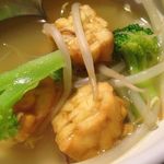 キャメル - ソト・クドゥ♪野菜とテンペが入ったヘルシースープ