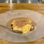 Sare - 수제 티라미수
                      아라이 셰프가 만드는 티라미수를 정말 좋아합니다♪
                      다른 돌체를 먹은 후에도 티라미수가 있냐고 물어볼 정도로 좋아해요!
                      아마존 카카오의 기분 좋은 산미와 향이 좋습니다.