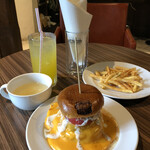 Burger&Beerbar HUNGRY - チーズマシマシバーガー