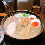 神楽 海老で鯛を釣る麺堂 - 