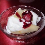 バー アウル - ヨーグルトに，ベリーなどのフルーツ。