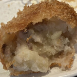 ニュースカフェ - 肉じゃがコロッケ　パカッ