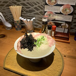 金沢濃厚煮干豚骨 伊乃心 - 