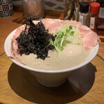 金沢濃厚煮干豚骨 伊乃心 - 