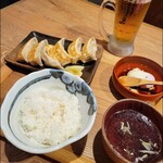 肉汁餃子のダンダダン - 餃子定食・ビール・プリン