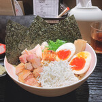 神楽 海老で鯛を釣る麺堂 - 