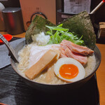 神楽 海老で鯛を釣る麺堂 - 