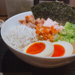 神楽 海老で鯛を釣る麺堂 - 