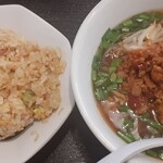 金福 - 台湾ラーメン+チャーハン　770円