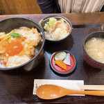 Kisaburou Noujou - ゆうやけ卵の親子丼は卵の色が濃くて濃厚。この地鶏がまたジューシーで相性抜群。