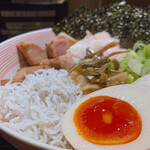 神楽 海老で鯛を釣る麺堂 - 