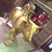 東京焼肉 平城苑 浅草総本店 - 金の牛