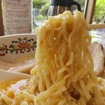 喜一 - 辛みそが中太麺に絡む