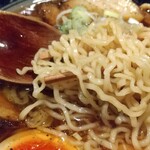 麺屋しらかわ - 細麺縮れ