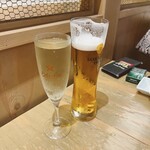 Amiyaki Jingisukan Hitsujiniku Sakaba Godai - スパークリングワインと生ビール