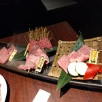 黒毛和牛一頭買い焼肉と炊き立て土鍋ご飯 市場小路 烏丸店 - 