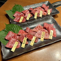 松阪牛炭火焼肉 東海亭 - 松阪牛赤身5種盛り