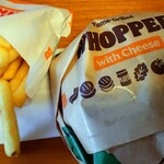 BURGER KING - ワッパーチーズ 690円、フレンチフライM 320円