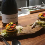 IZA - キャビアとカンパチタルタルのタルト