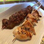 やきとん 宮ちゃん - （左）はらみ（右）なんこつ