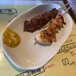 やきとん 宮ちゃん - （左）はらみ（右）なんこつ