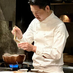 アカ - 料理中の東シェフは、オジサンから見ても凛とした雰囲気をお持ちでカッコいい♡