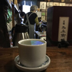 ばんや - グレイヘアのマダムな女将をバックに。