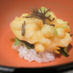 天冨良 麻布よこ田 - 芝海老かき揚げのお茶漬け