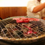 炭火焼肉 筵 - ◆タンを焼こうね、焦がさないように。。。