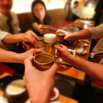 炭火焼肉 筵 - ◆気の置けない友人たちと乾杯～～♥