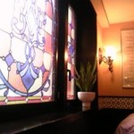 エル・チャテオ - ステンドグラスの採光がきらきら…