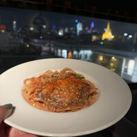 マーサーブランチ テラスハウス - 渡り蟹のトマトクリームリングイネ
                    渡り蟹の旨味が凝縮されたパスタ¥1,800-