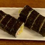 ディオ - かにかまたっぷりサラダ巻き を我が家でカットしました  (2023.06.11)