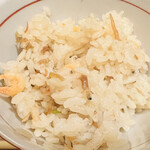 覚弥別墅  - じゃこと桜えび土鍋炊きご飯