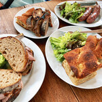 まちのパーラー - パンたち