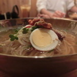 炭火焼肉 筵 - ◆〆は冷麺と決めているのだ、それが何か？