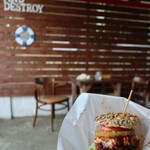 六屯 - BBQハンバーガー